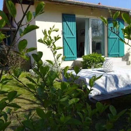 مكان تخييم Spacieux Avec Terrasse Pour 4 Personnes A - Api-1-52-566 سان جوليان-أون-بورن